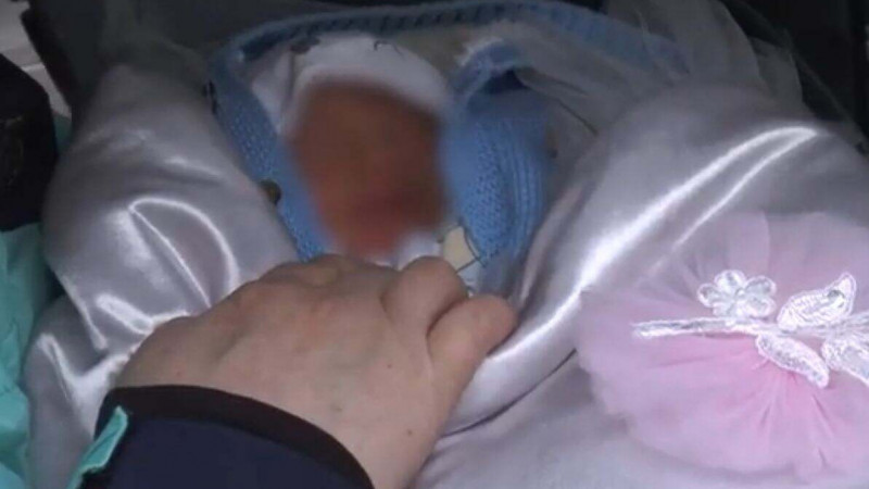 В Казахстане родители пытались продать своего новорожденного сына