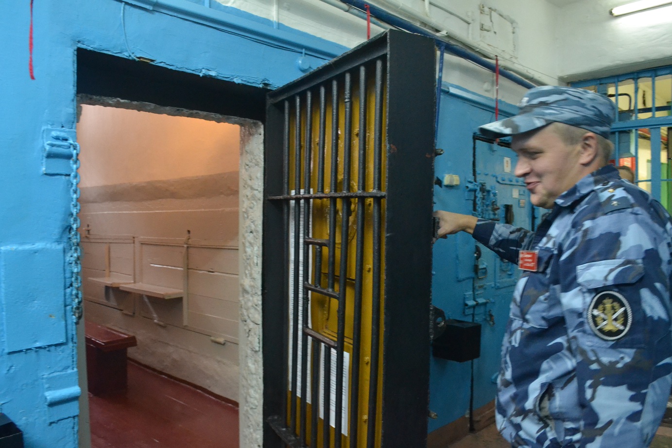 В Тюмени пьяный мигрант из Кыргызстана оскорблял "русскую власть" и оказался в спецприемнике