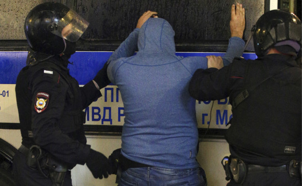 Россияда оммавий муштлашувларда қатнашган мигрантлар мамлакатдан чиқариб юборилади