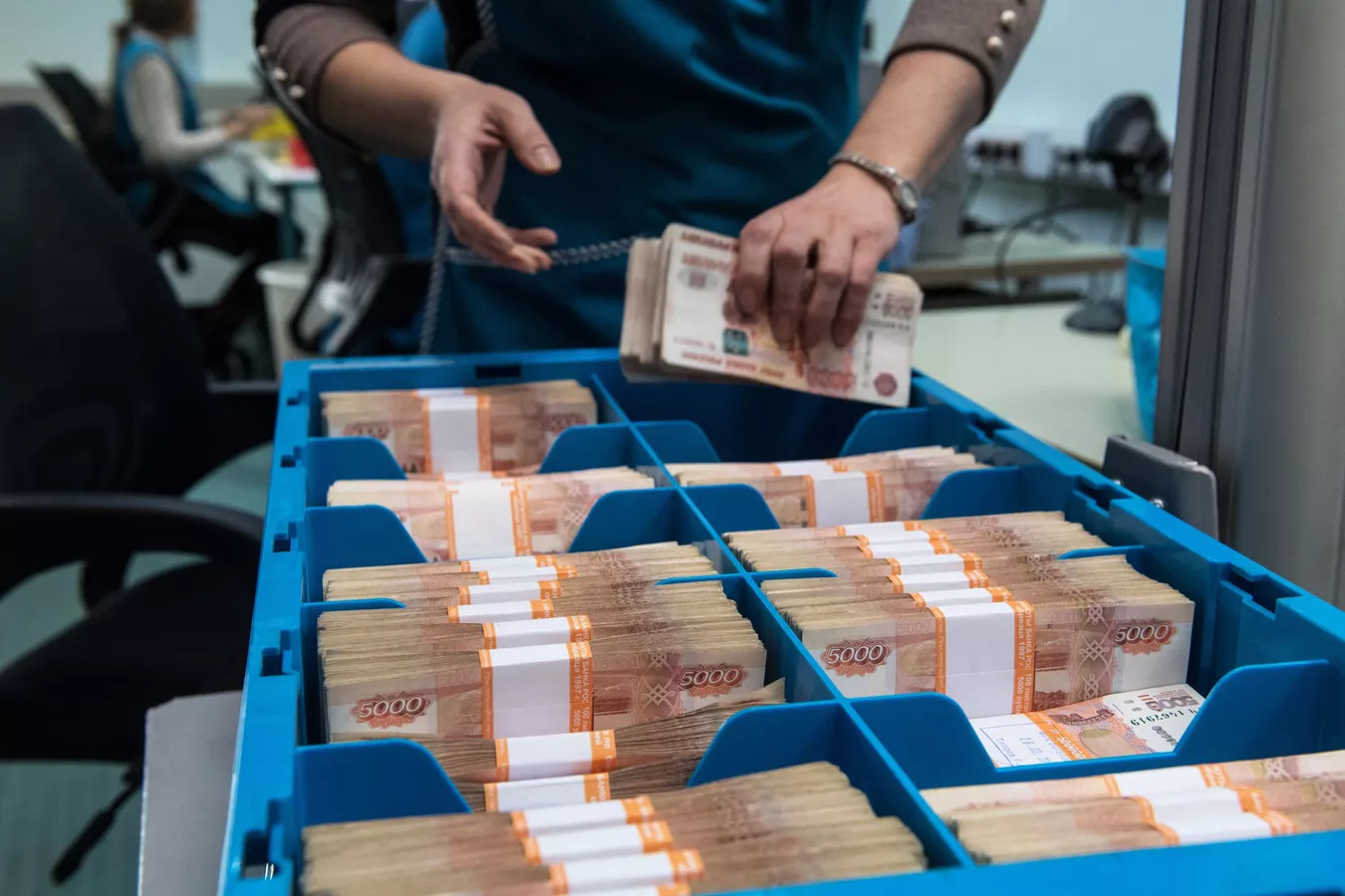 Рекордную сумму отправили мигранты из России в Кыргызстан
