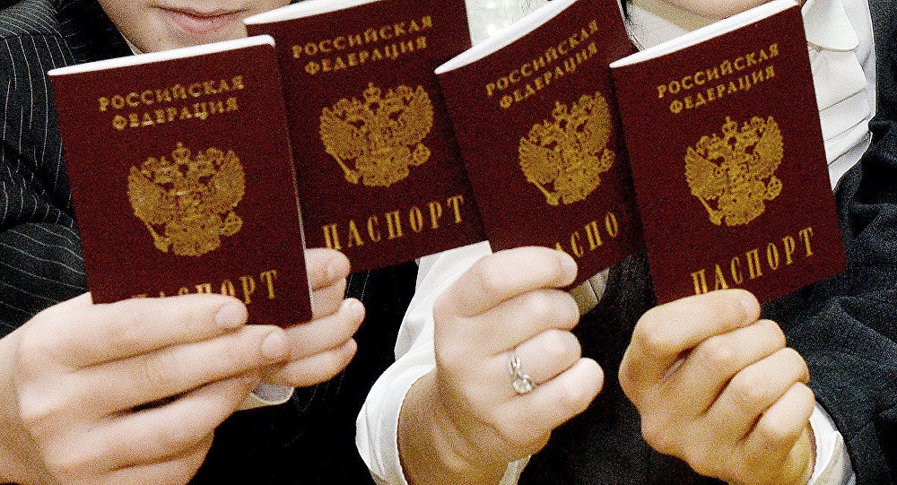 Гражданство России больше всего получили украинцы, казахстанцы и таджикистанцы       