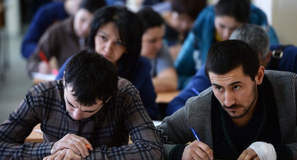 Утвержден порядок проведения комплексного экзамена для мигрантов, выезжающих в Россию