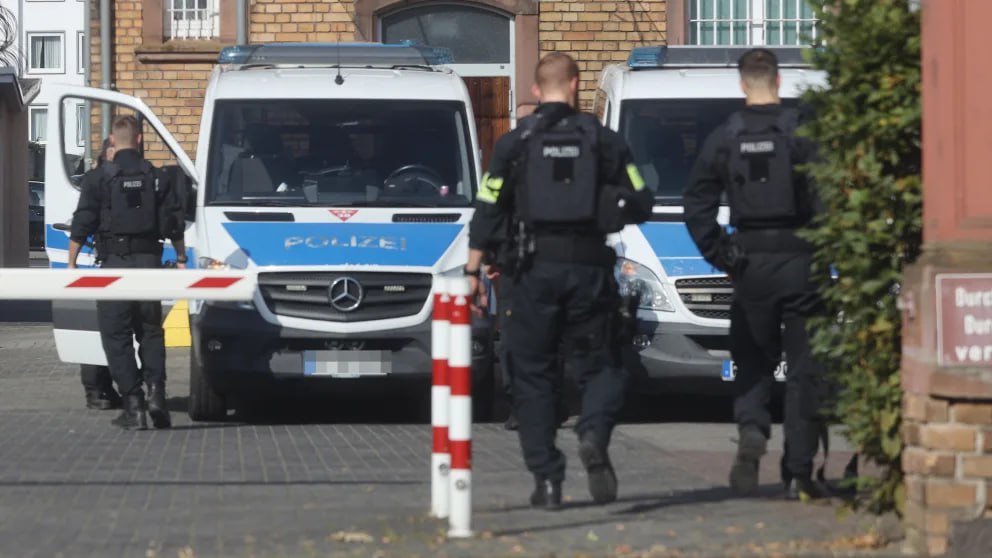 В Германии судят школьника, который призывал возродить Освенцим