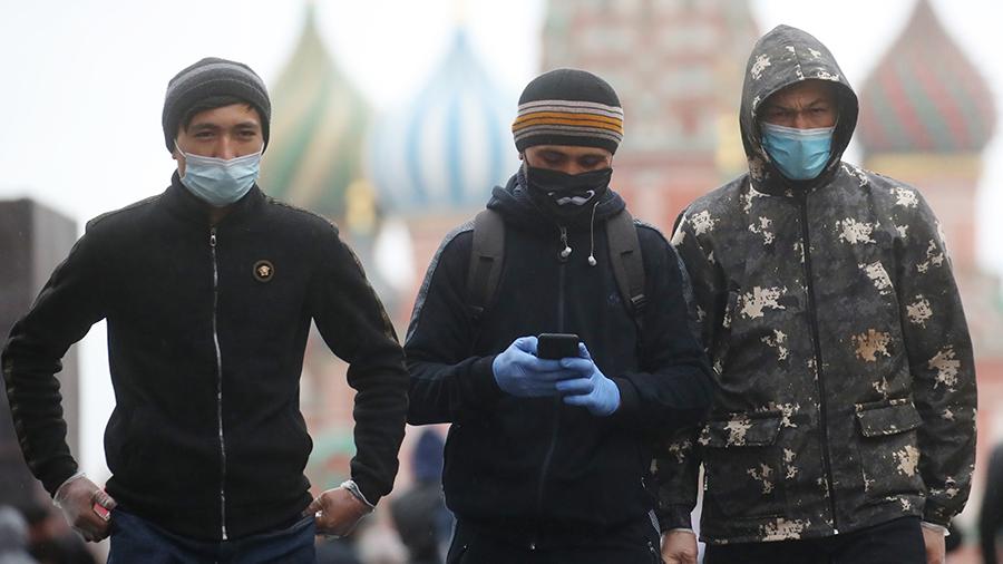 Россияда меҳнат мигрантларини коронавирусга қарши эмлаш ҳозирча режалаштирилмагани маълум қилинди