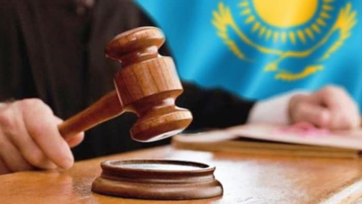 В столице Казахстана школьник распространял листовки с призывом к терроризму. Суд оштрафовал маму юного "агитатора"