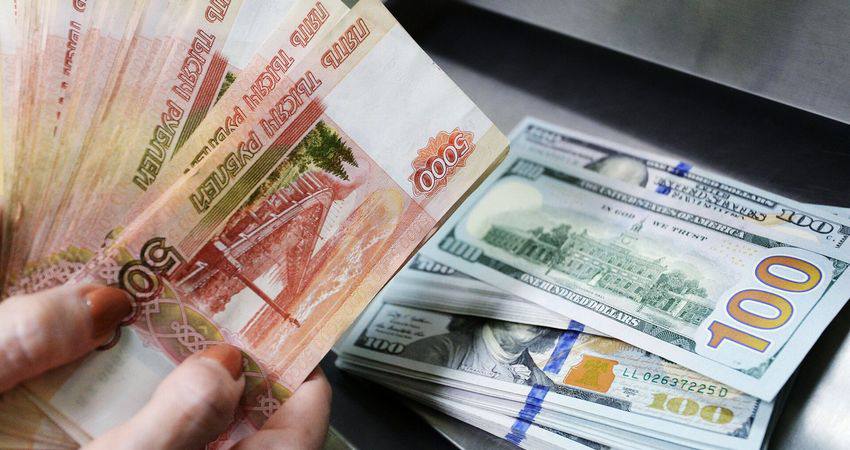 Депутаты Госдумы РФ предложили ограничить мигрантам перевод денег за рубеж