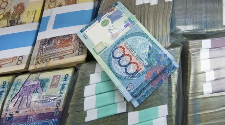 Стала известна сумма, которую узбекистанцы отправили из Казахстана