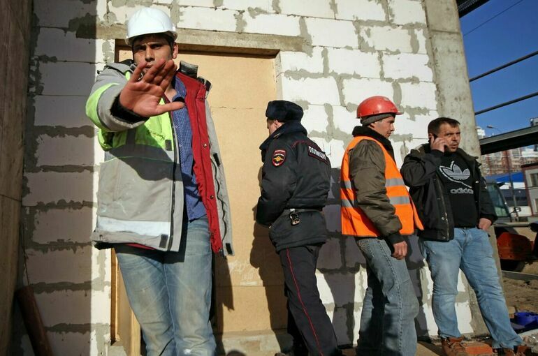 Госдума РФ приняла четыре закона по противодействию незаконной миграции