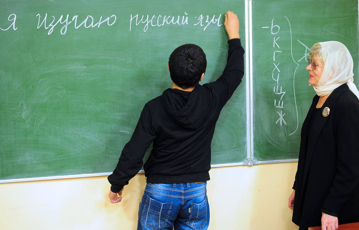 Граждане Узбекистана смогут в своей стране сдать экзамен по русскому языку для работы в России