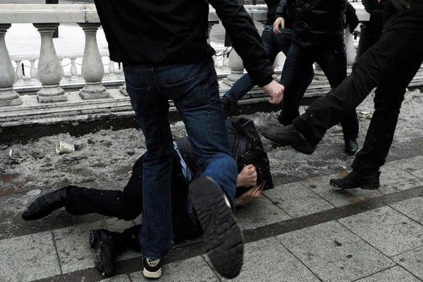 Четверо уроженцев Кыргызстана до смерти забили мужчину в Москве. Что теперь скажет Джамиля Джаманбаева?