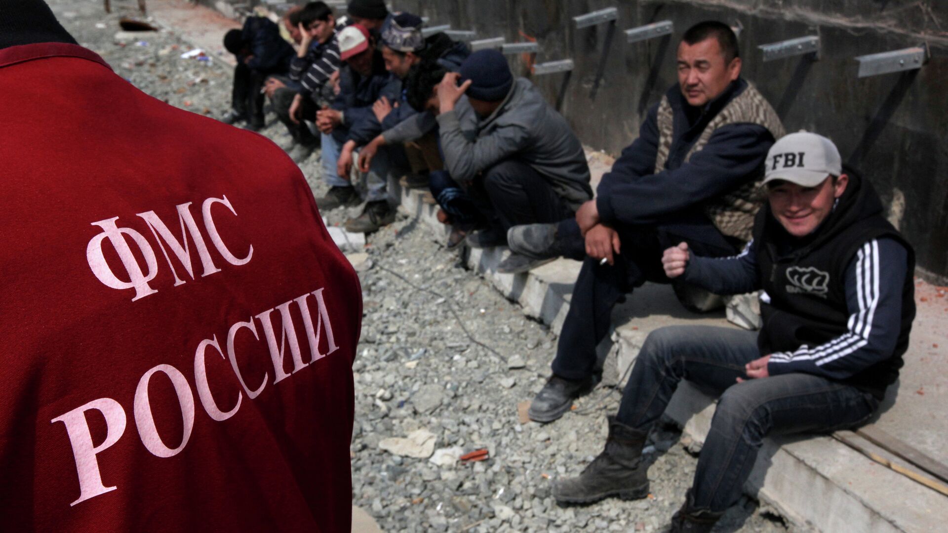 С начала года число нелегальных мигрантов в России выросло на 40%
