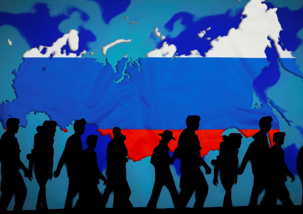 Граждан России из числа мигрантов считают фактором риска