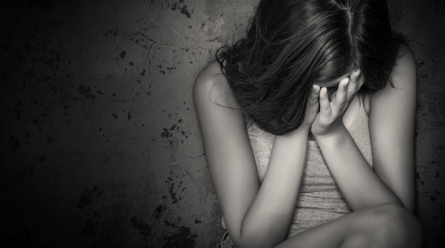 В Екатеринбурге мигрант из Таджикистана изнасиловал 15-летнюю девочку и снял все на видео 