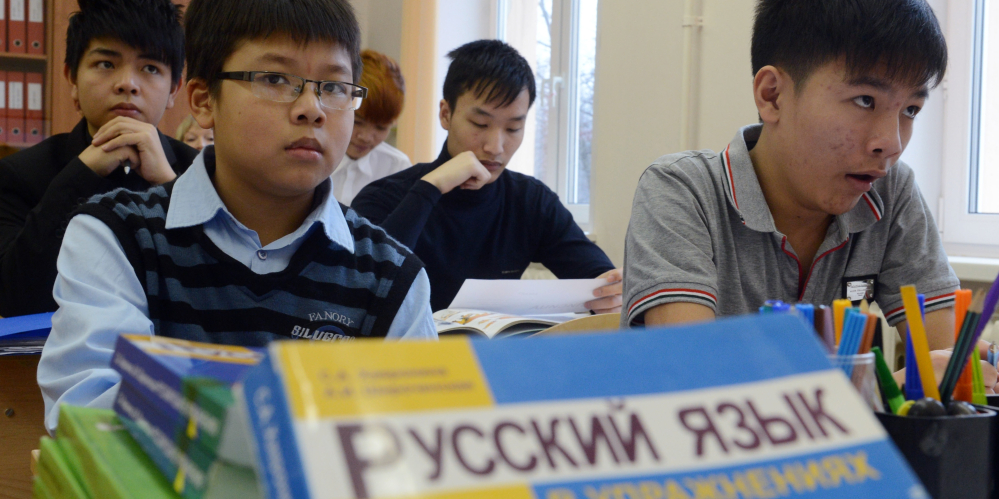 От беспорядка к системе: зачем России строгие правила для школьников-мигрантов