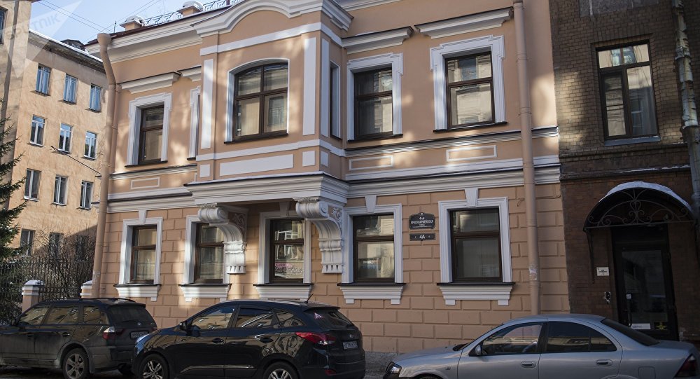 ТИВ Санкт-Петербургда ўзбек мигрантларининг иш ташлаши юзасидан баёнот берди  