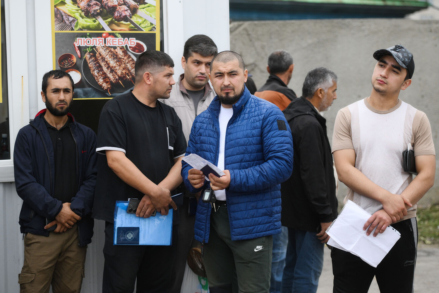 Депутаты Госдумы РФ предложили в экзамен для мигрантов добавить нормы общения с женщинами