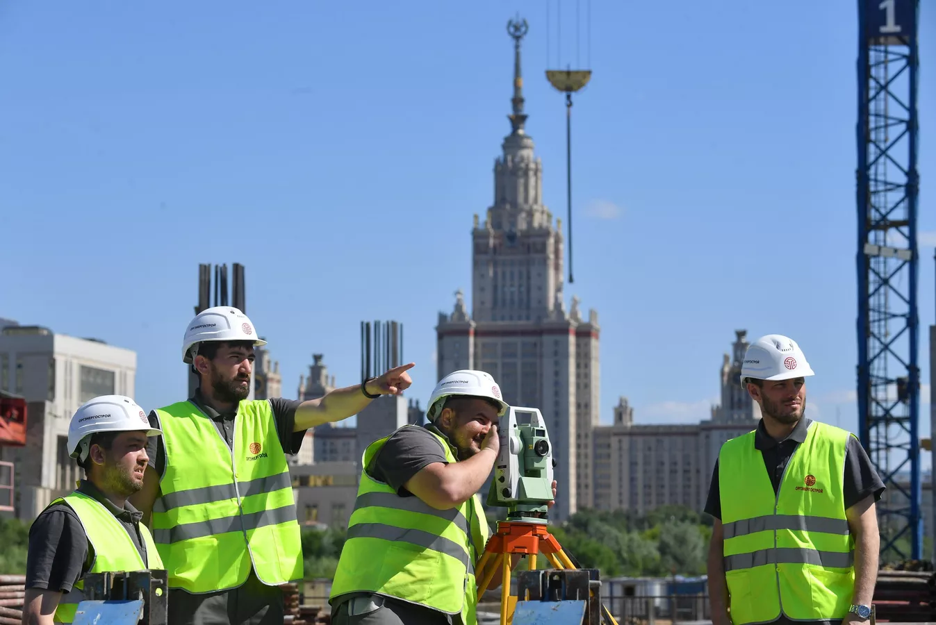 Более 106 тысяч граждан Узбекистана по программе оргнабора трудоустроено в России с начала года 